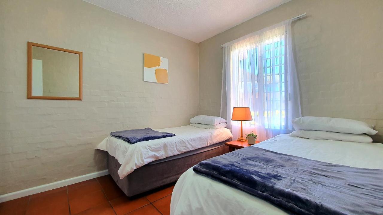 Escape To Paradise: Beachside Apartment Jeffreys Bay Kültér fotó